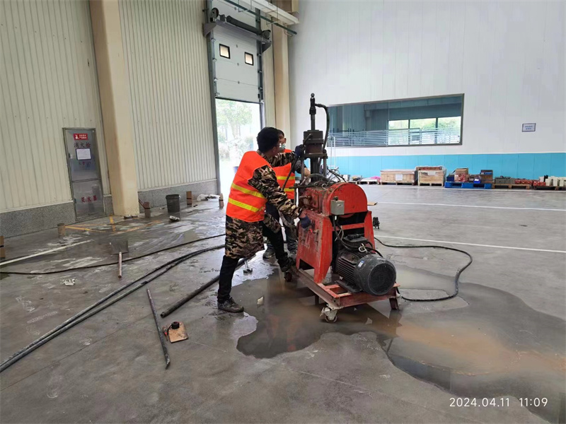 石龙厂房地面下沉塌陷注浆加固施工